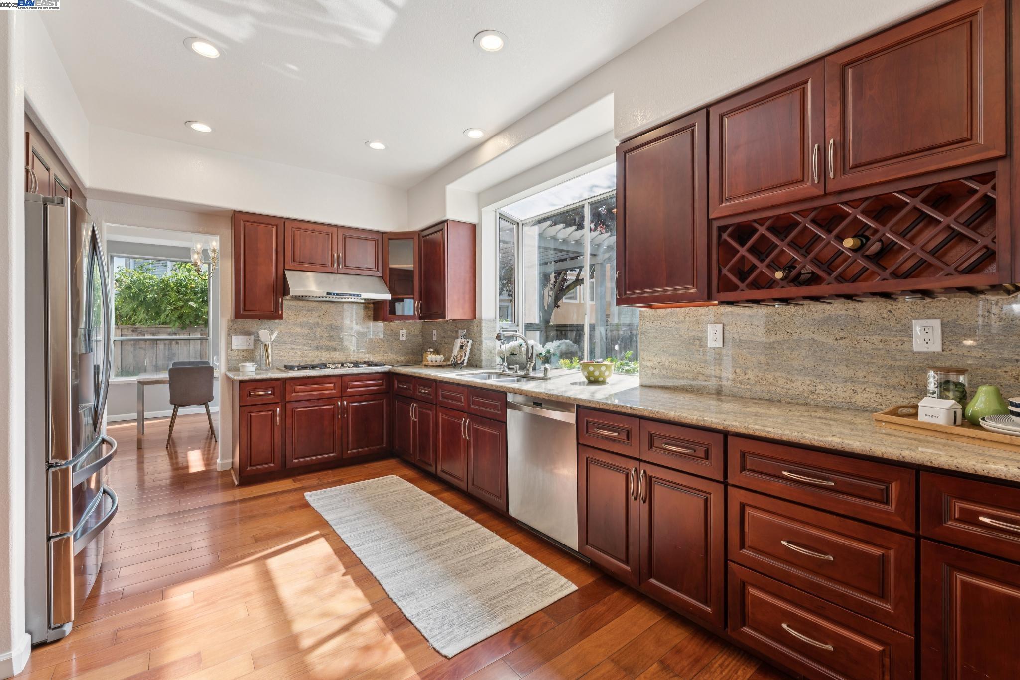 Detail Gallery Image 14 of 53 For 125 Cardigan Bay, Alameda,  CA 94502 - 4 Beds | 2/1 Baths