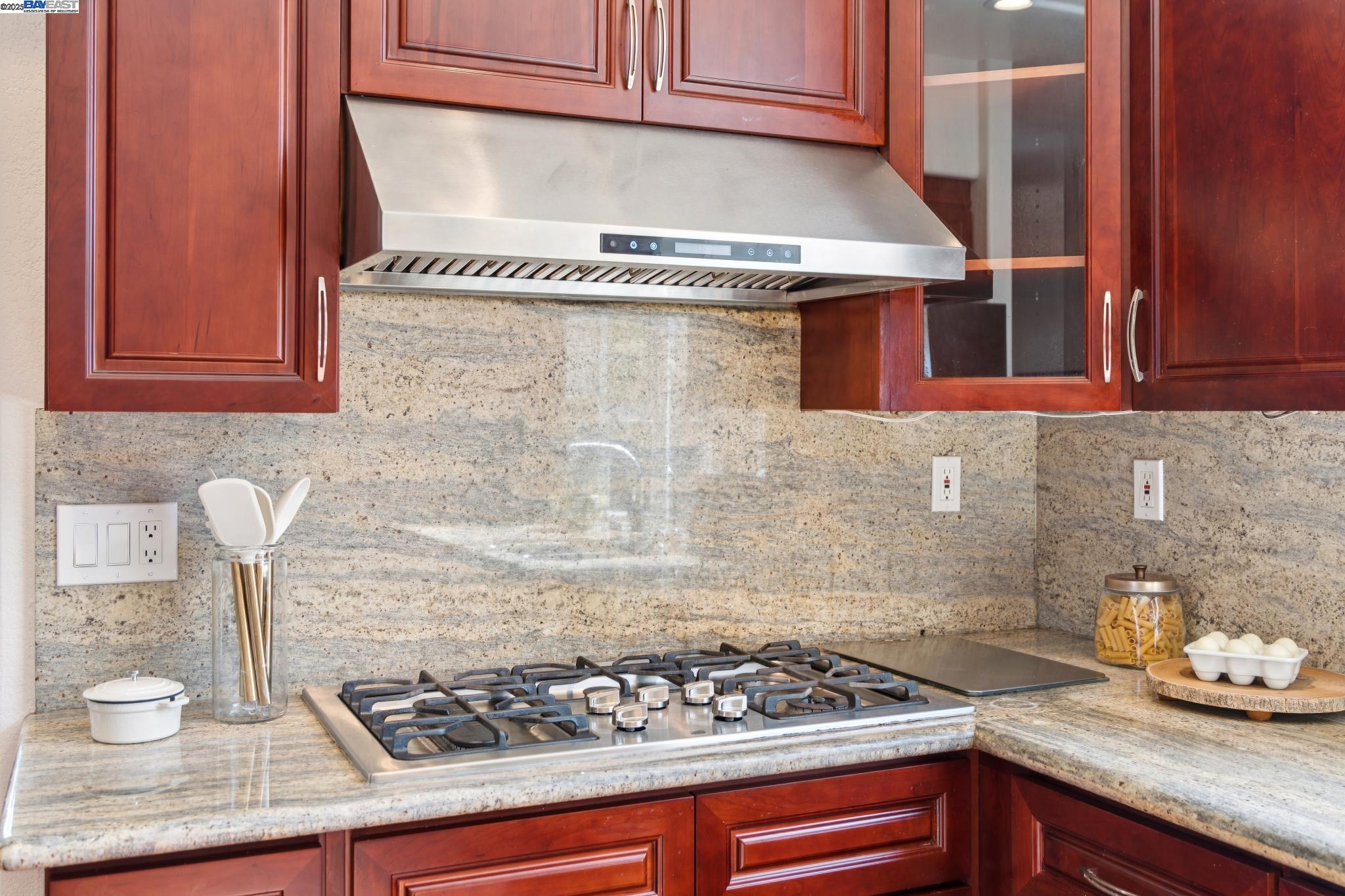 Detail Gallery Image 15 of 53 For 125 Cardigan Bay, Alameda,  CA 94502 - 4 Beds | 2/1 Baths