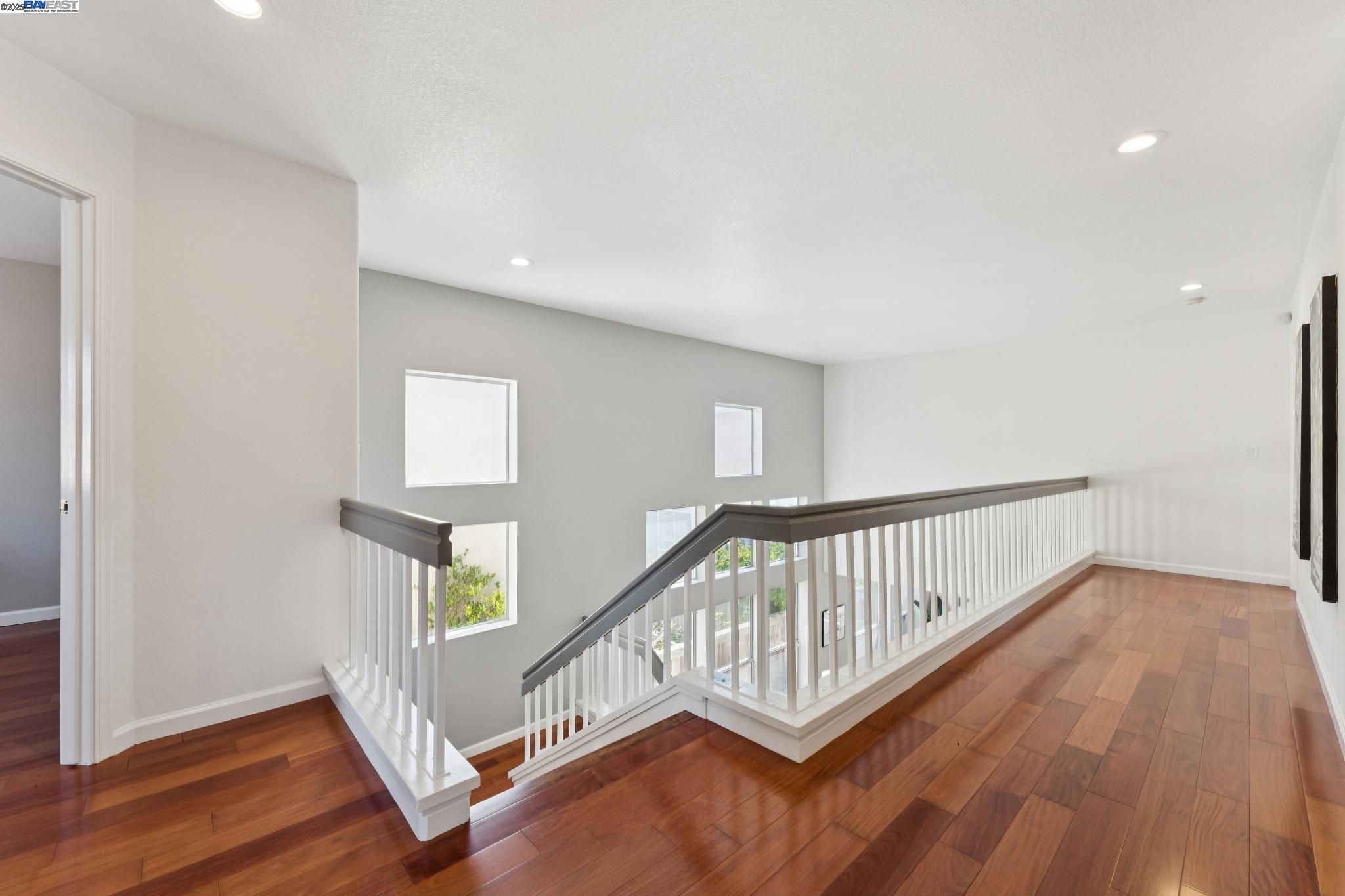 Detail Gallery Image 25 of 53 For 125 Cardigan Bay, Alameda,  CA 94502 - 4 Beds | 2/1 Baths