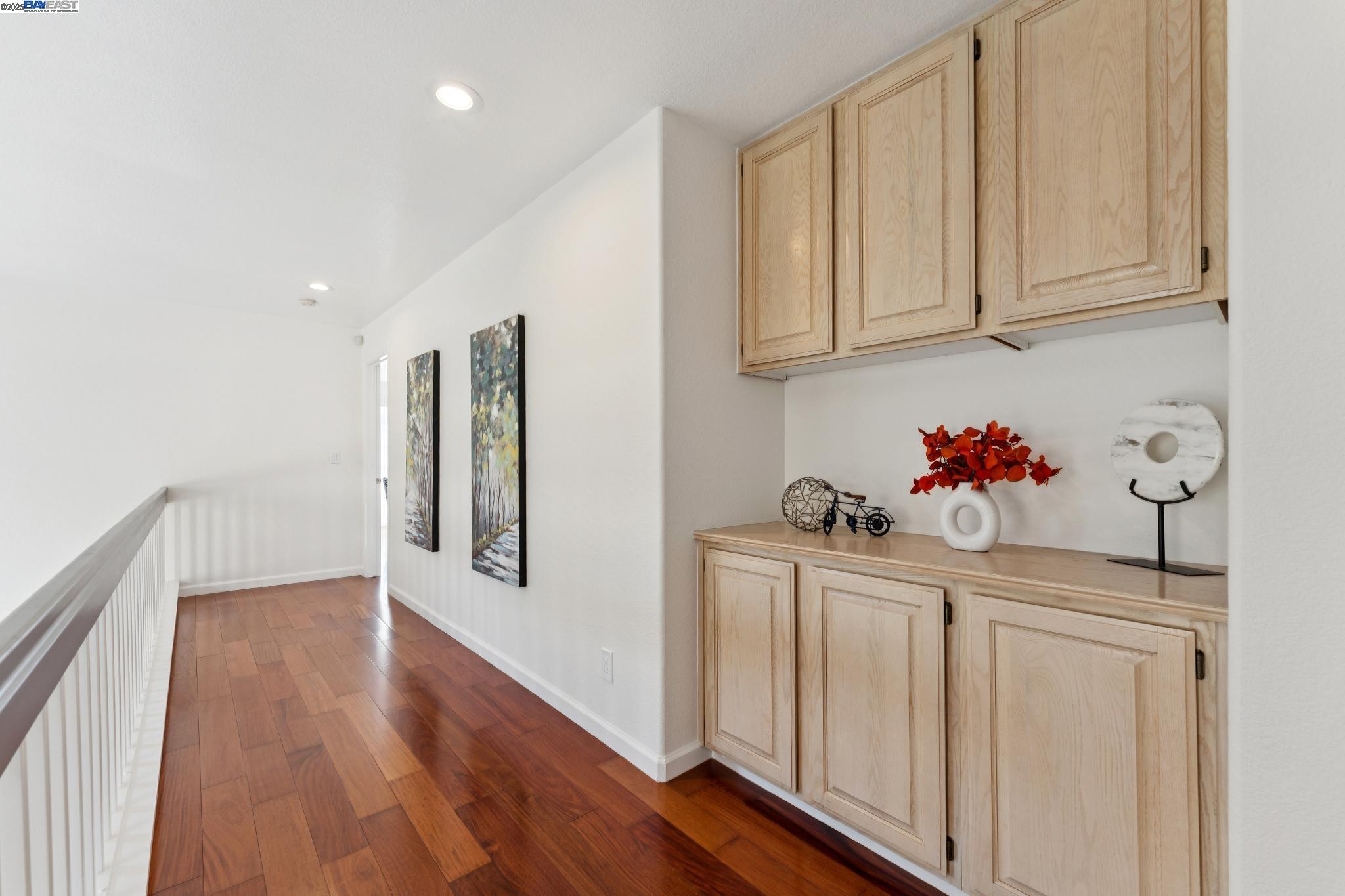 Detail Gallery Image 26 of 53 For 125 Cardigan Bay, Alameda,  CA 94502 - 4 Beds | 2/1 Baths