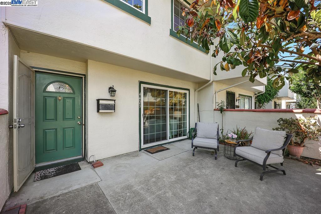 Detail Gallery Image 6 of 54 For 4423 Corto Monterey, Union City,  CA 94587 - 3 Beds | 2/1 Baths