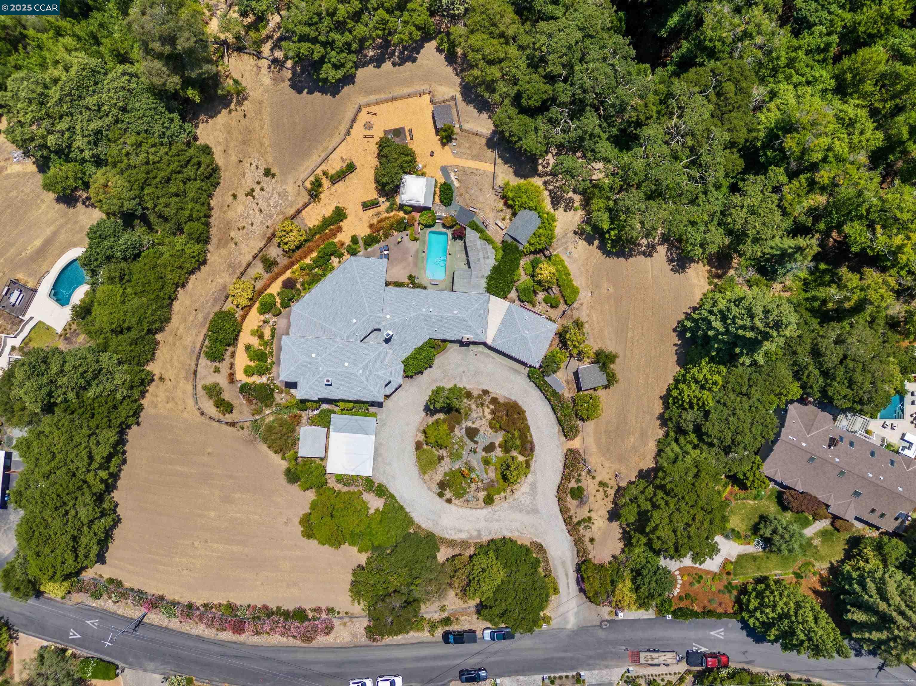 Detail Gallery Image 11 of 55 For 7 Sky Terrace, Danville,  CA 94526 - 5 Beds | 5 Baths