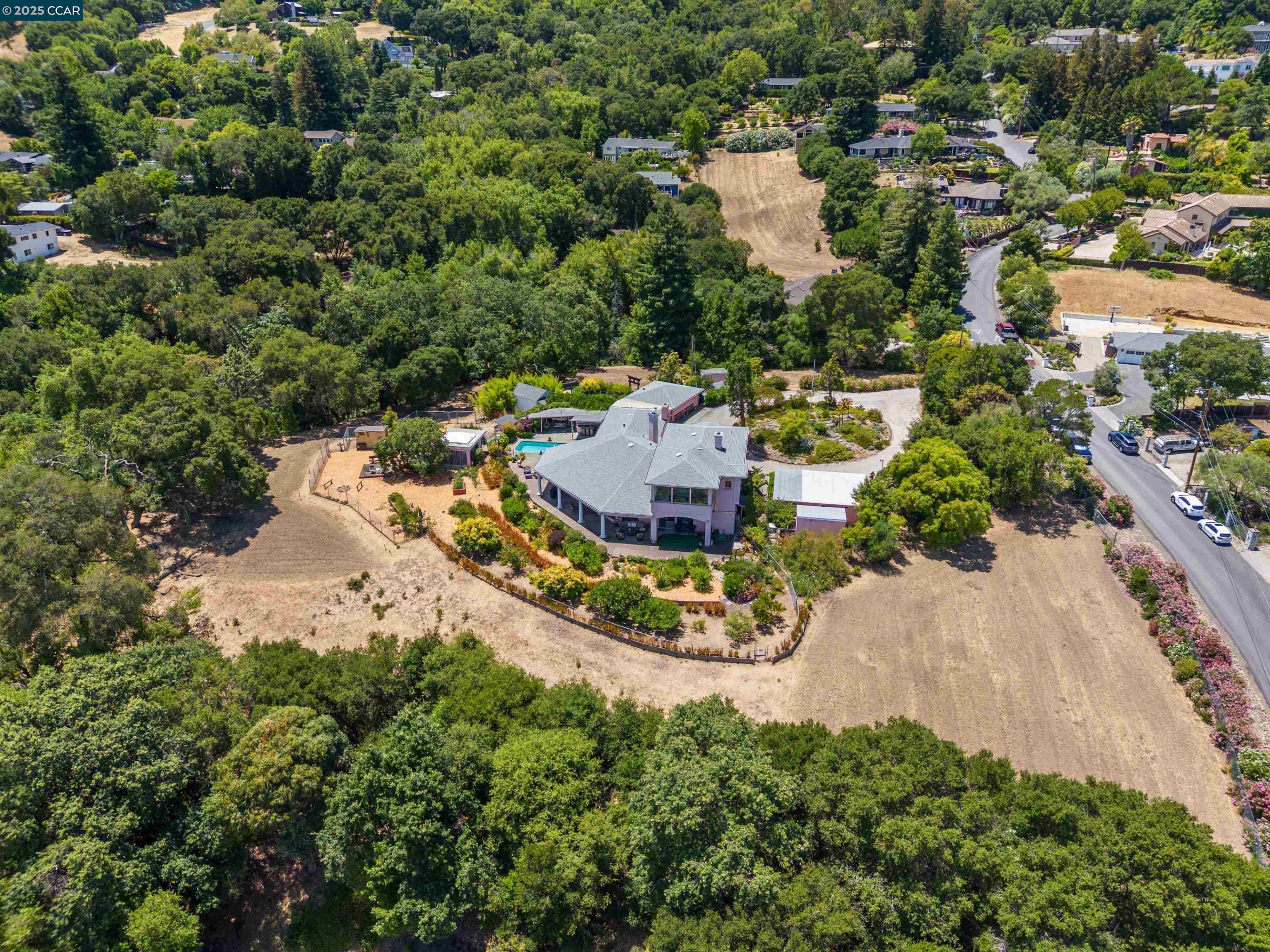 Detail Gallery Image 13 of 55 For 7 Sky Terrace, Danville,  CA 94526 - 5 Beds | 5 Baths
