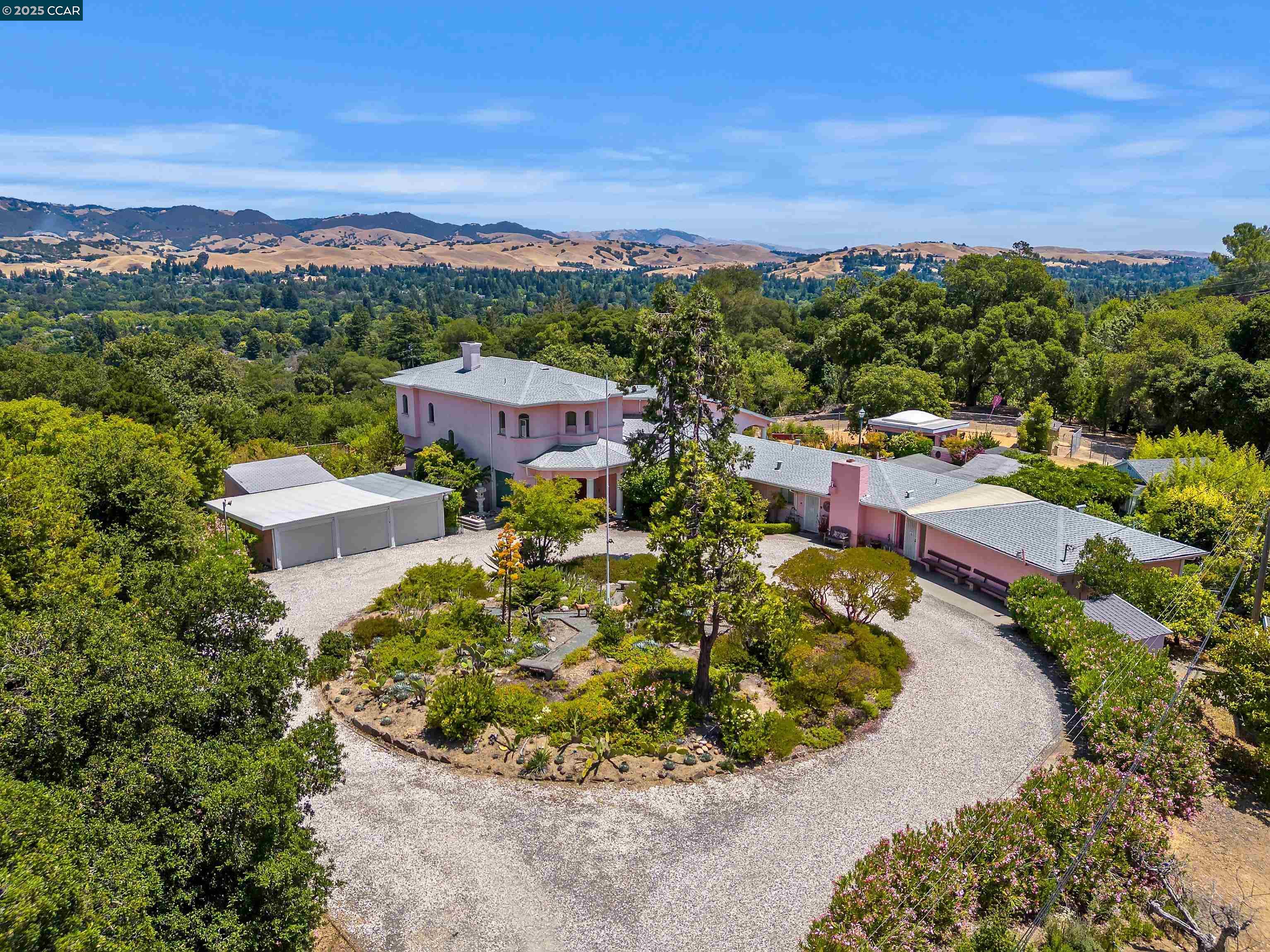Detail Gallery Image 4 of 55 For 7 Sky Terrace, Danville,  CA 94526 - 5 Beds | 5 Baths