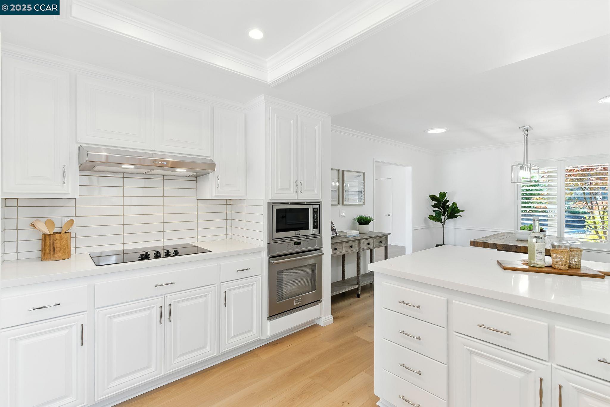 Detail Gallery Image 14 of 43 For 1725 Spyglass Ln, Moraga,  CA 94556 - 3 Beds | 2 Baths
