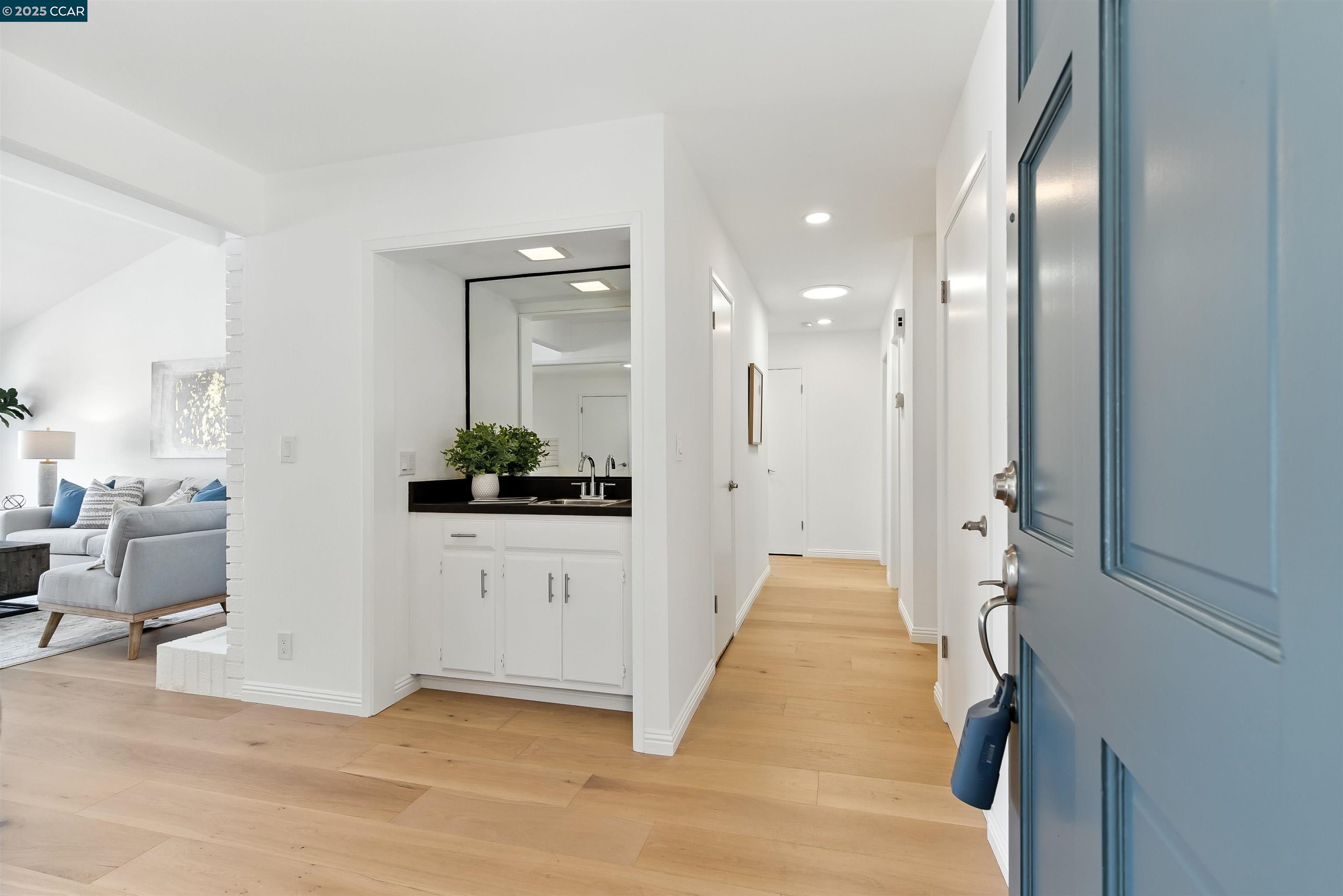 Detail Gallery Image 3 of 43 For 1725 Spyglass Ln, Moraga,  CA 94556 - 3 Beds | 2 Baths