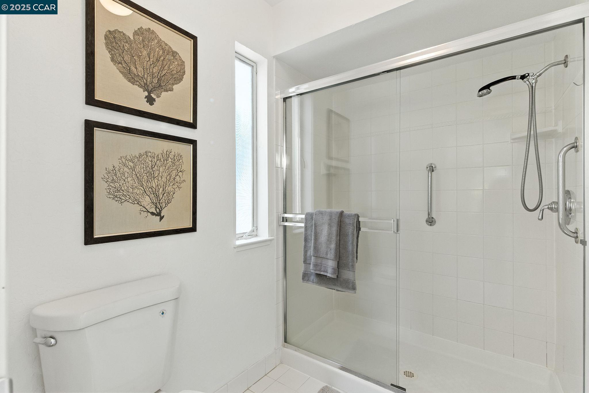 Detail Gallery Image 20 of 43 For 1725 Spyglass Ln, Moraga,  CA 94556 - 3 Beds | 2 Baths