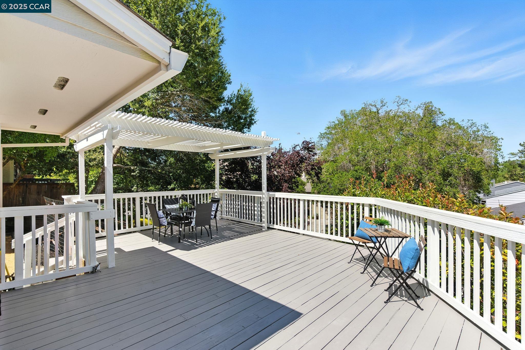 Detail Gallery Image 29 of 43 For 1725 Spyglass Ln, Moraga,  CA 94556 - 3 Beds | 2 Baths
