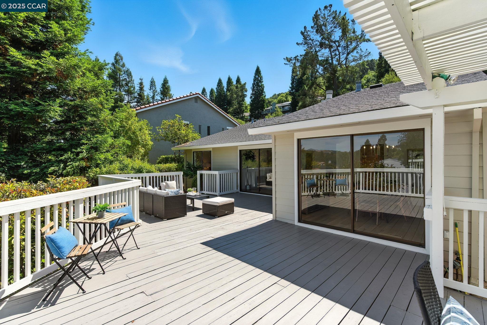 Detail Gallery Image 30 of 43 For 1725 Spyglass Ln, Moraga,  CA 94556 - 3 Beds | 2 Baths