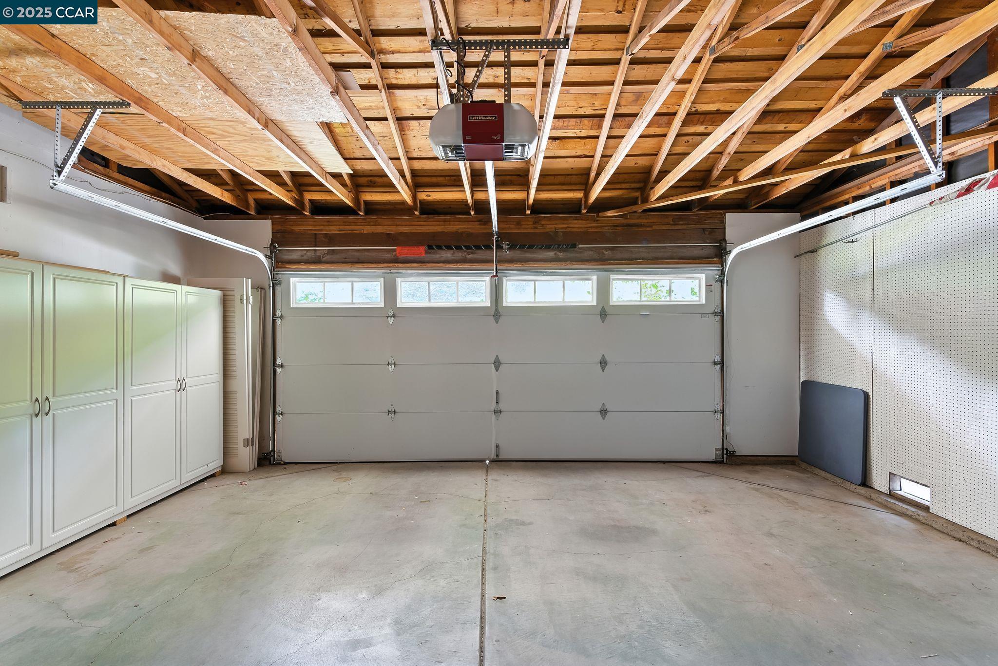 Detail Gallery Image 35 of 43 For 1725 Spyglass Ln, Moraga,  CA 94556 - 3 Beds | 2 Baths