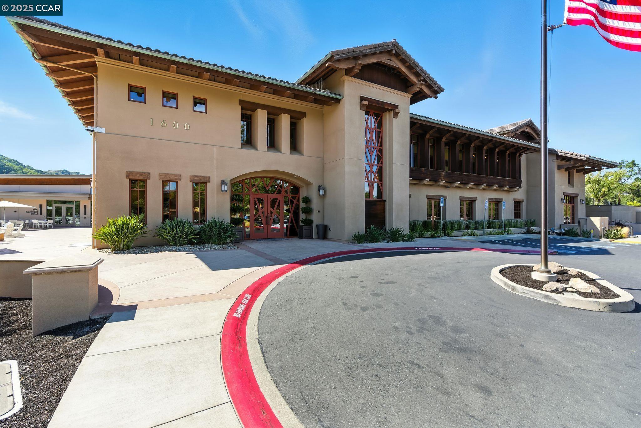 Detail Gallery Image 37 of 43 For 1725 Spyglass Ln, Moraga,  CA 94556 - 3 Beds | 2 Baths