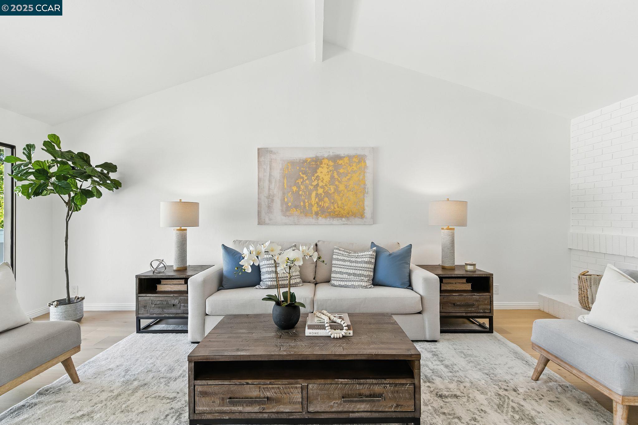Detail Gallery Image 5 of 43 For 1725 Spyglass Ln, Moraga,  CA 94556 - 3 Beds | 2 Baths