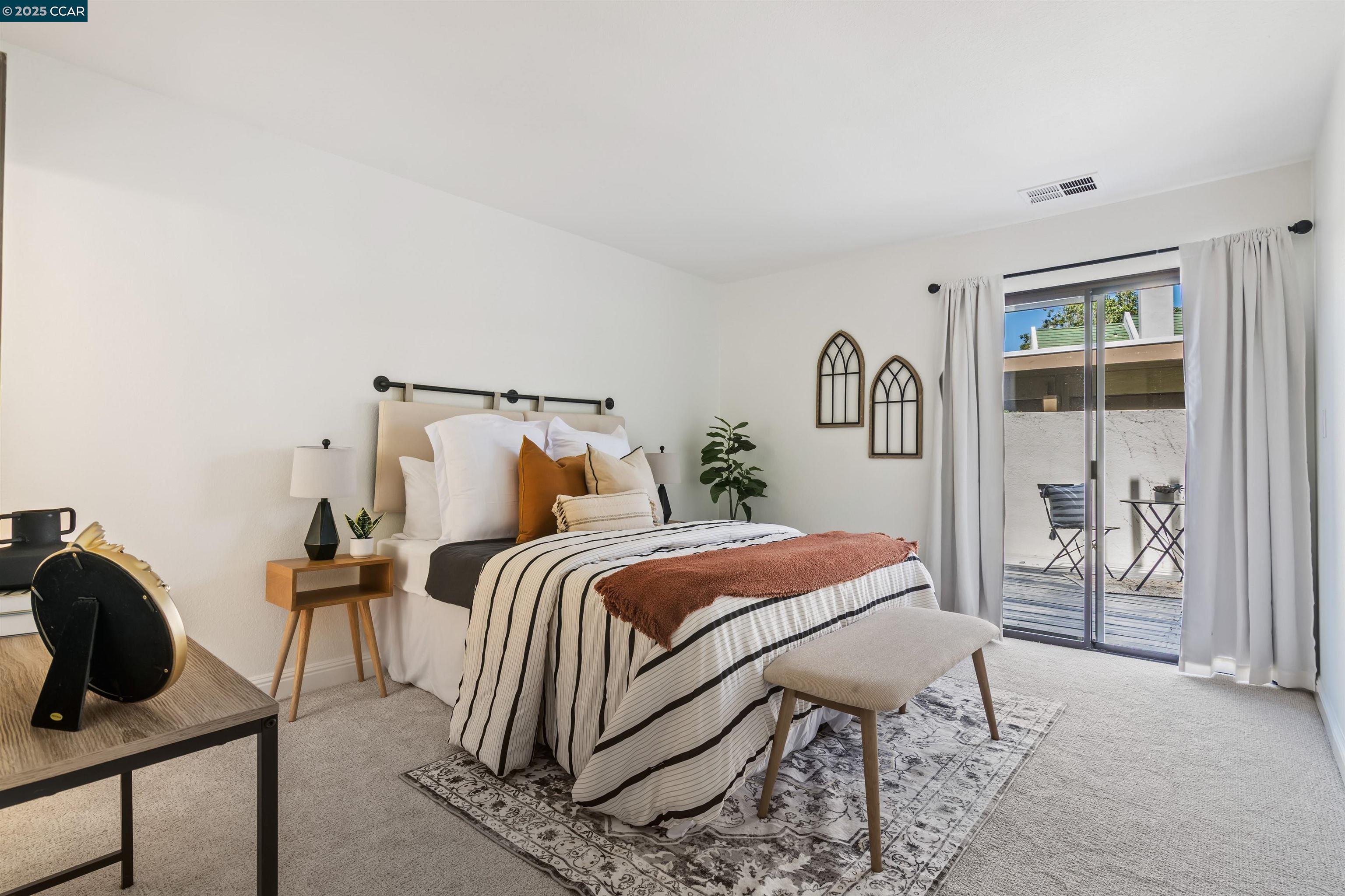 Detail Gallery Image 17 of 25 For 10 Zurich Ct, Pleasant Hill,  CA 94523 - 2 Beds | 2/1 Baths