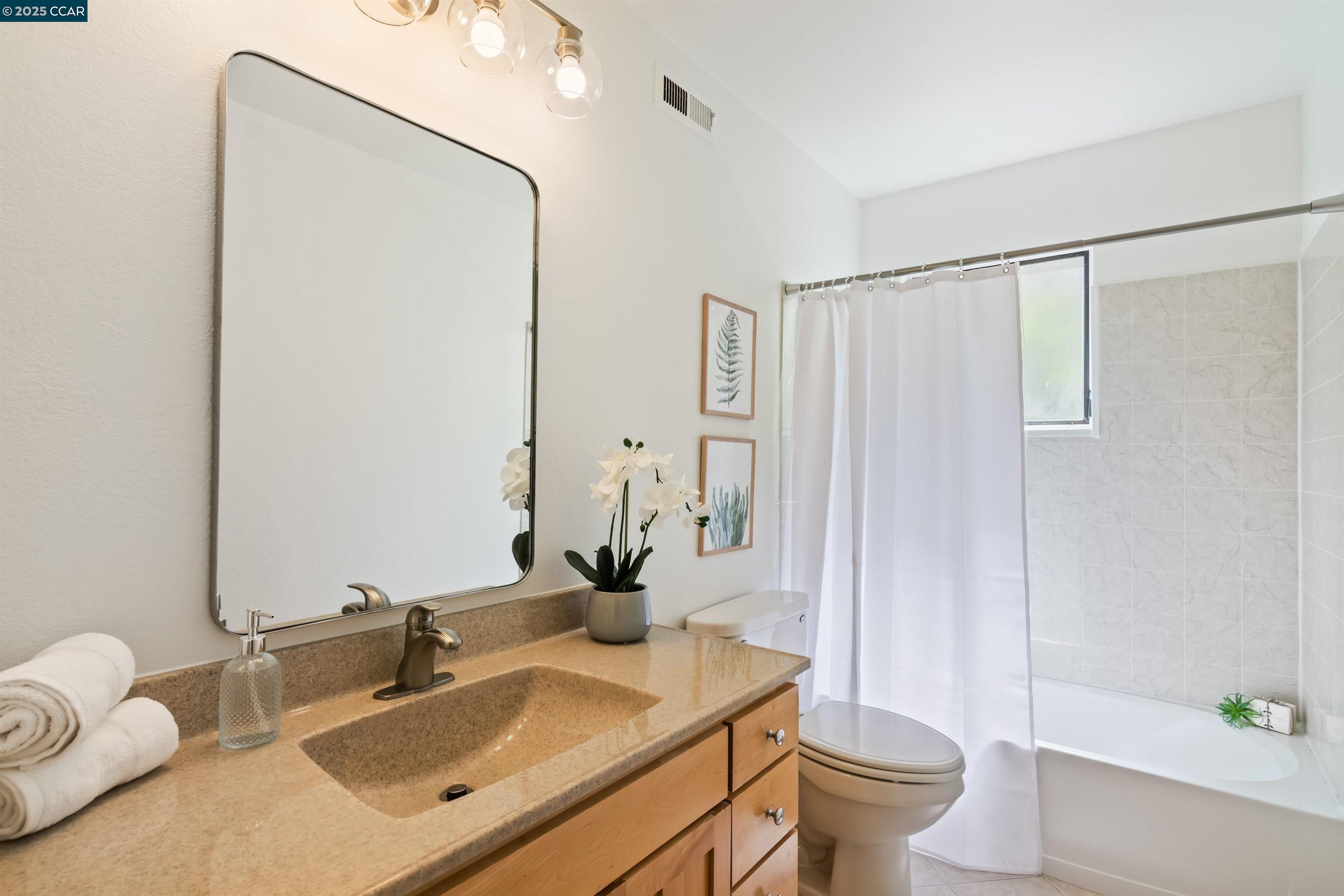 Detail Gallery Image 18 of 25 For 10 Zurich Ct, Pleasant Hill,  CA 94523 - 2 Beds | 2/1 Baths