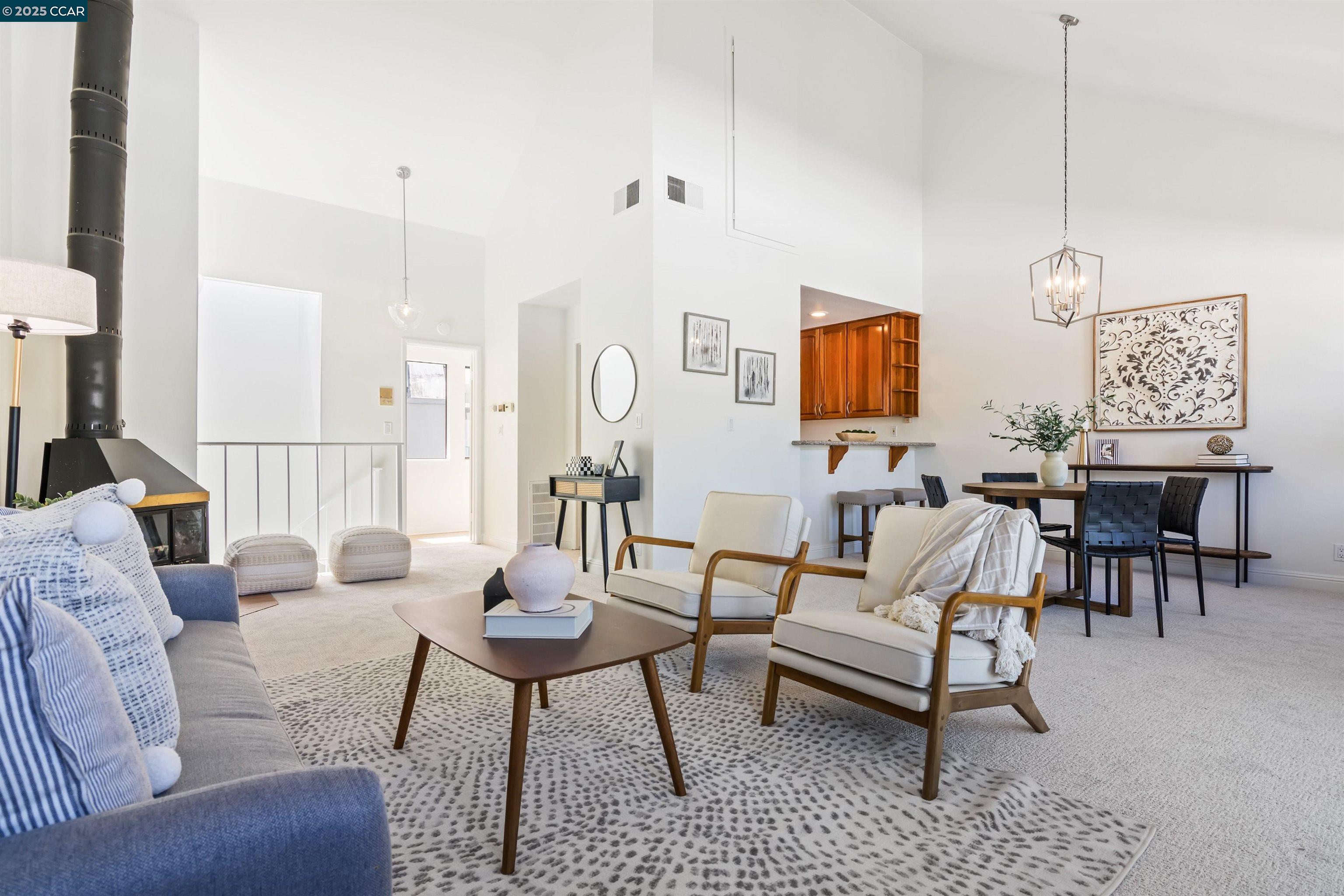 Detail Gallery Image 7 of 25 For 10 Zurich Ct, Pleasant Hill,  CA 94523 - 2 Beds | 2/1 Baths