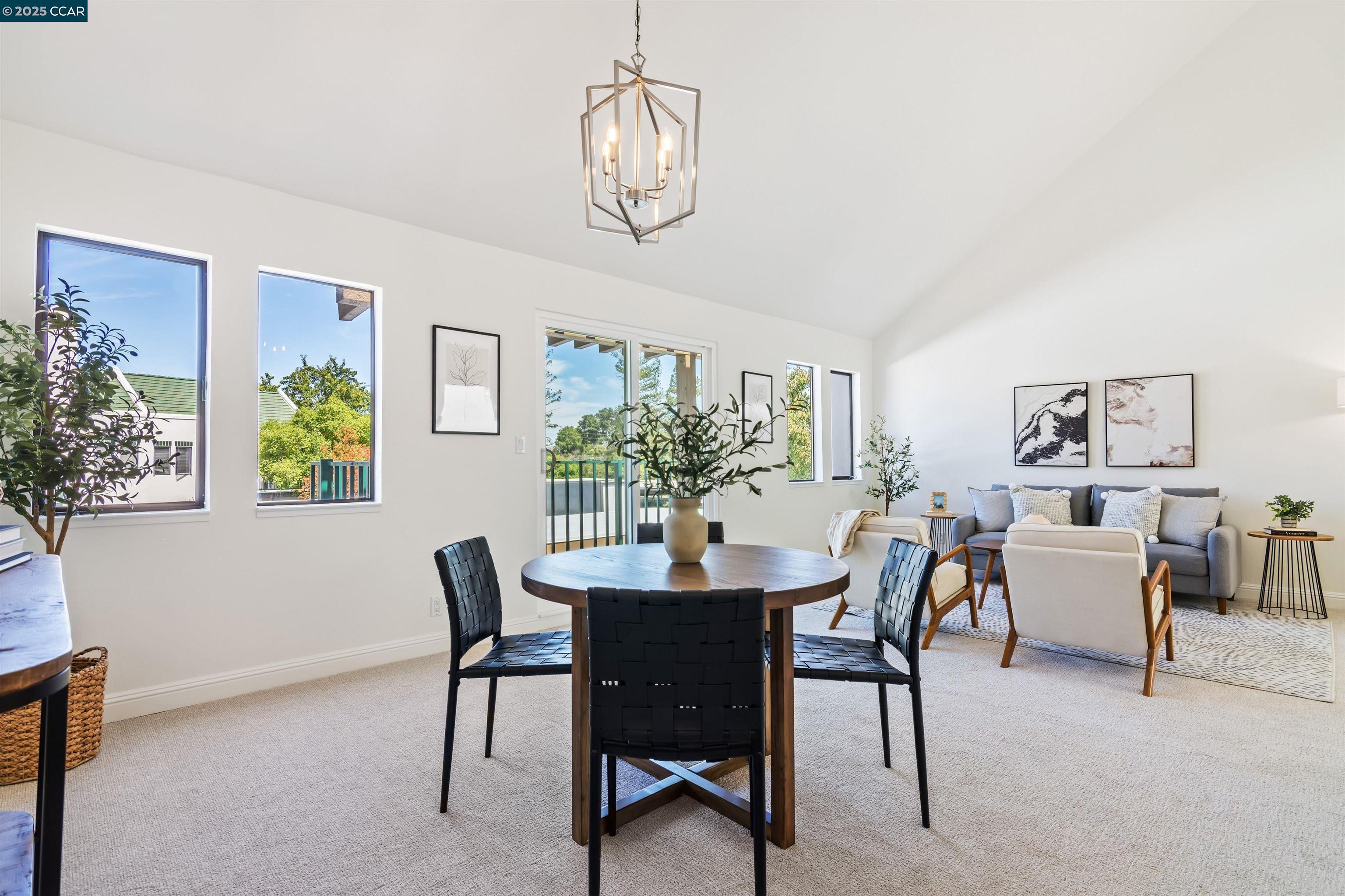 Detail Gallery Image 8 of 25 For 10 Zurich Ct, Pleasant Hill,  CA 94523 - 2 Beds | 2/1 Baths