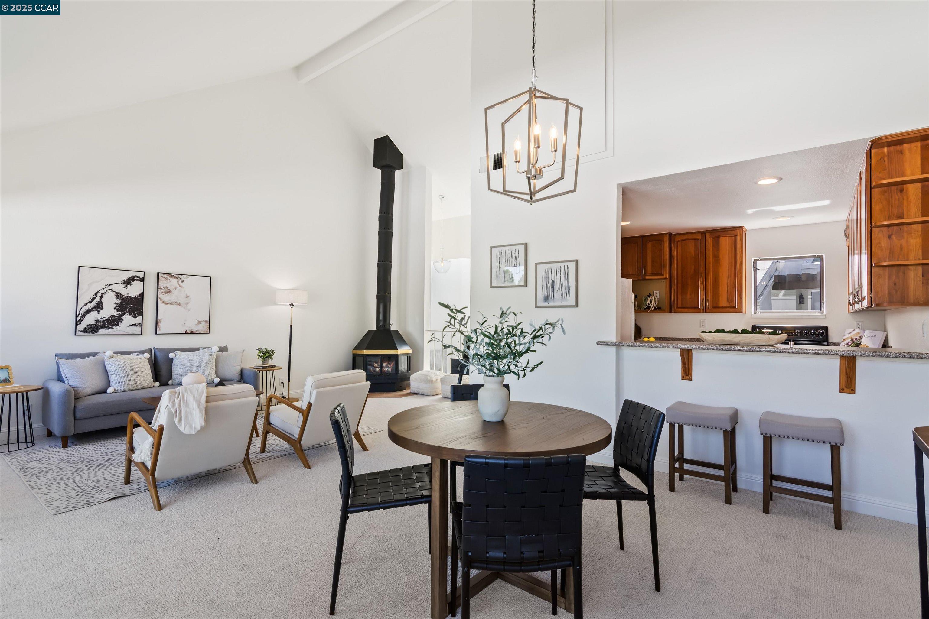 Detail Gallery Image 9 of 25 For 10 Zurich Ct, Pleasant Hill,  CA 94523 - 2 Beds | 2/1 Baths
