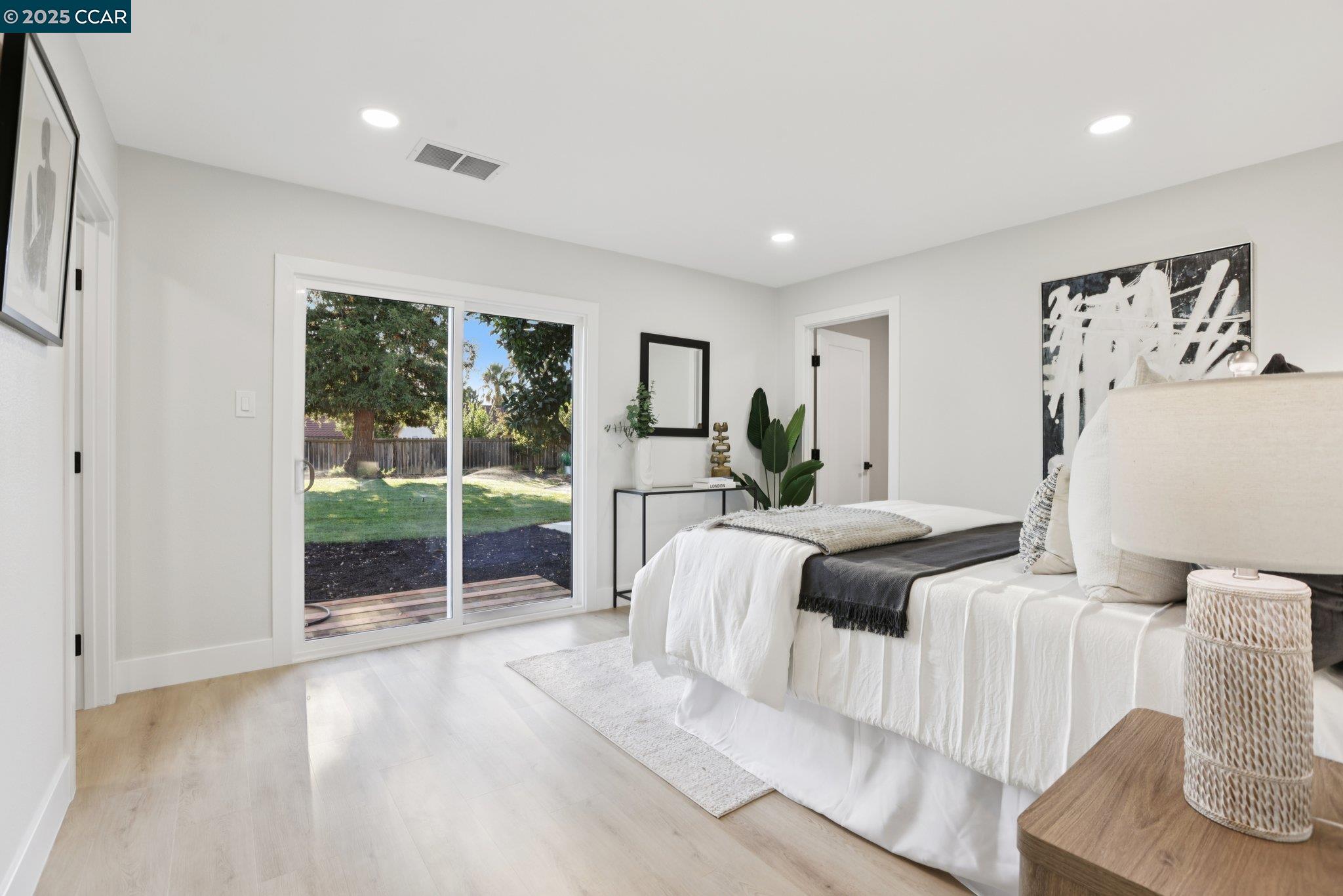 Detail Gallery Image 15 of 30 For 1604 Chestnut Ct, Concord,  CA 94519 - 4 Beds | 2 Baths