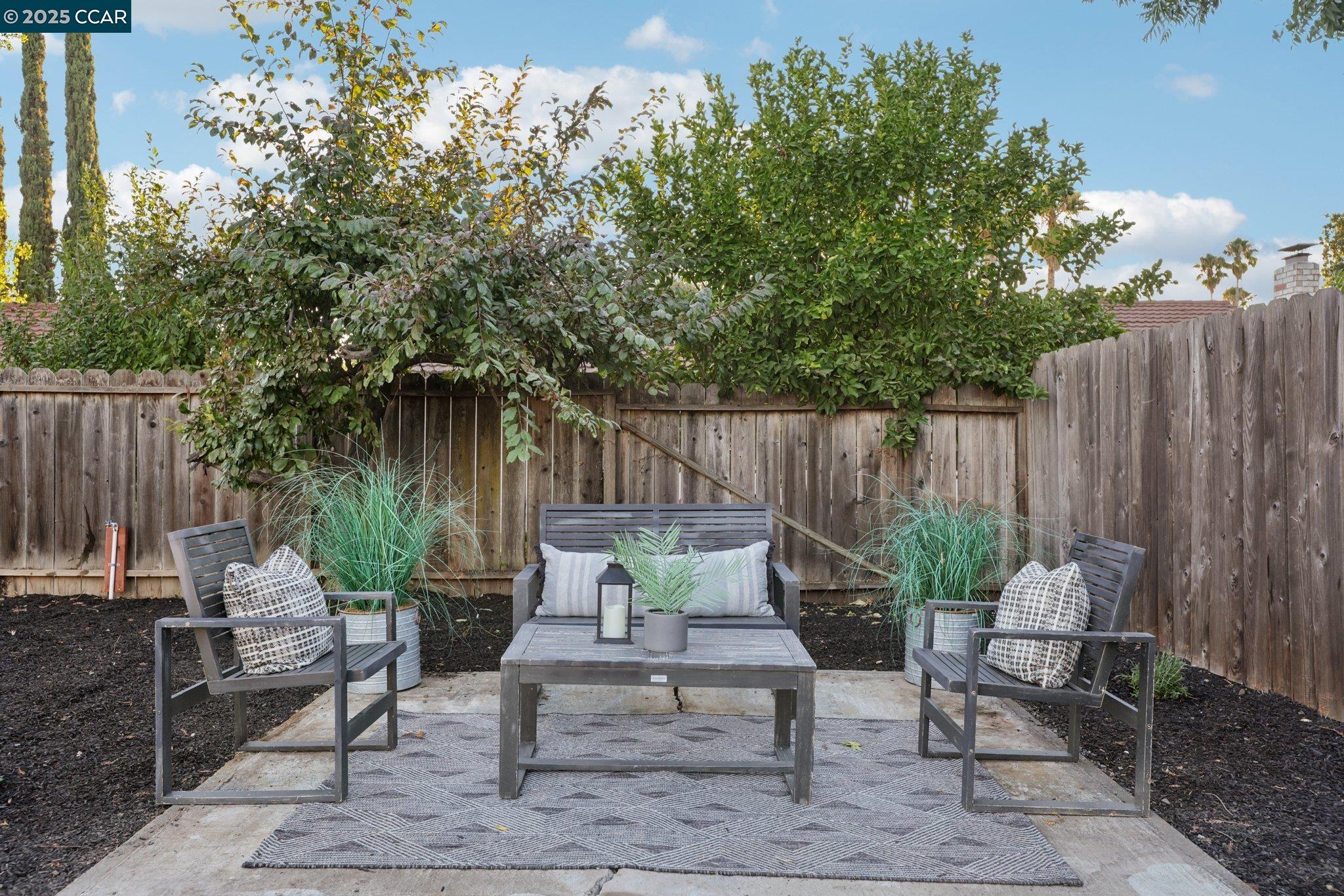Detail Gallery Image 25 of 30 For 1604 Chestnut Ct, Concord,  CA 94519 - 4 Beds | 2 Baths