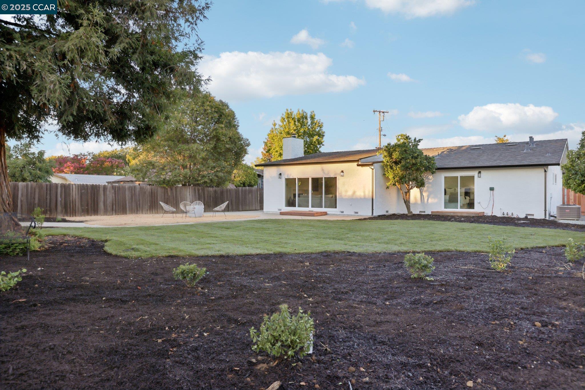 Detail Gallery Image 27 of 30 For 1604 Chestnut Ct, Concord,  CA 94519 - 4 Beds | 2 Baths