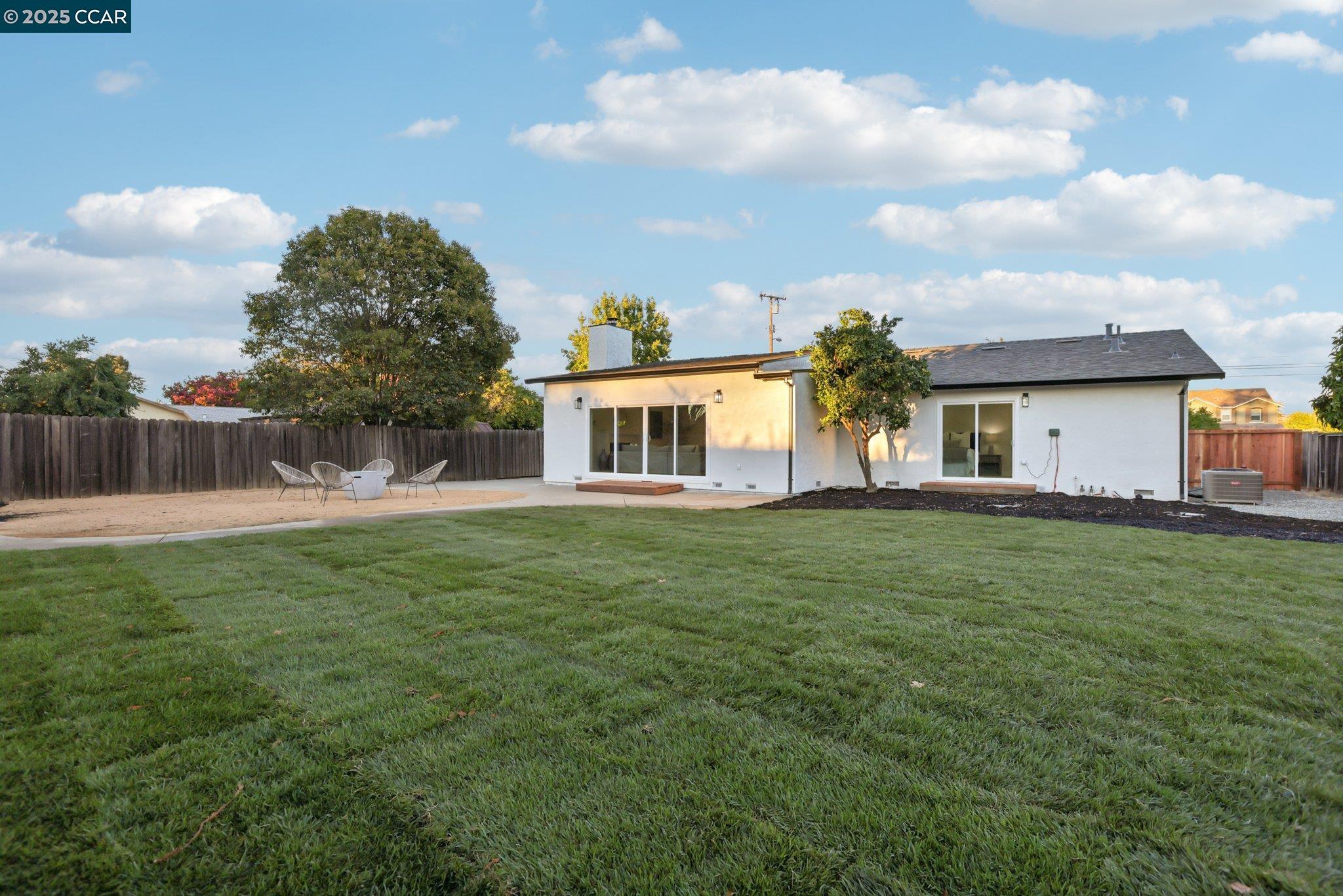 Detail Gallery Image 28 of 30 For 1604 Chestnut Ct, Concord,  CA 94519 - 4 Beds | 2 Baths