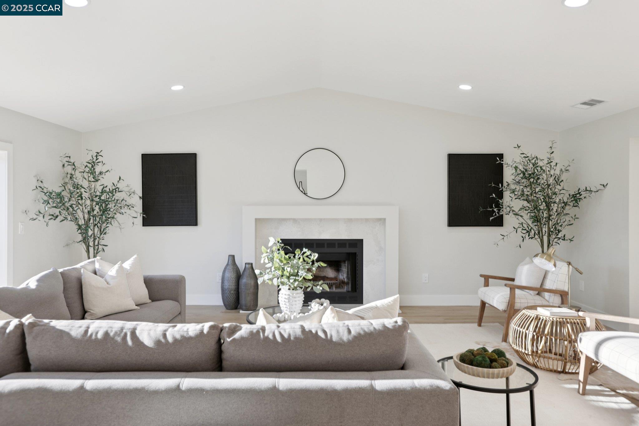 Detail Gallery Image 7 of 30 For 1604 Chestnut Ct, Concord,  CA 94519 - 4 Beds | 2 Baths