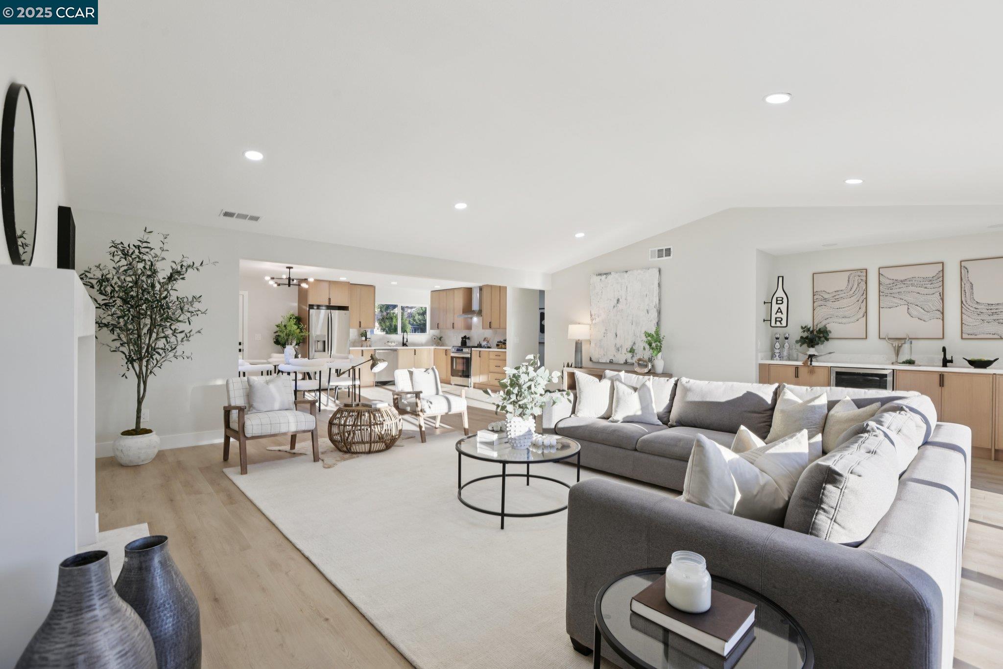 Detail Gallery Image 9 of 30 For 1604 Chestnut Ct, Concord,  CA 94519 - 4 Beds | 2 Baths