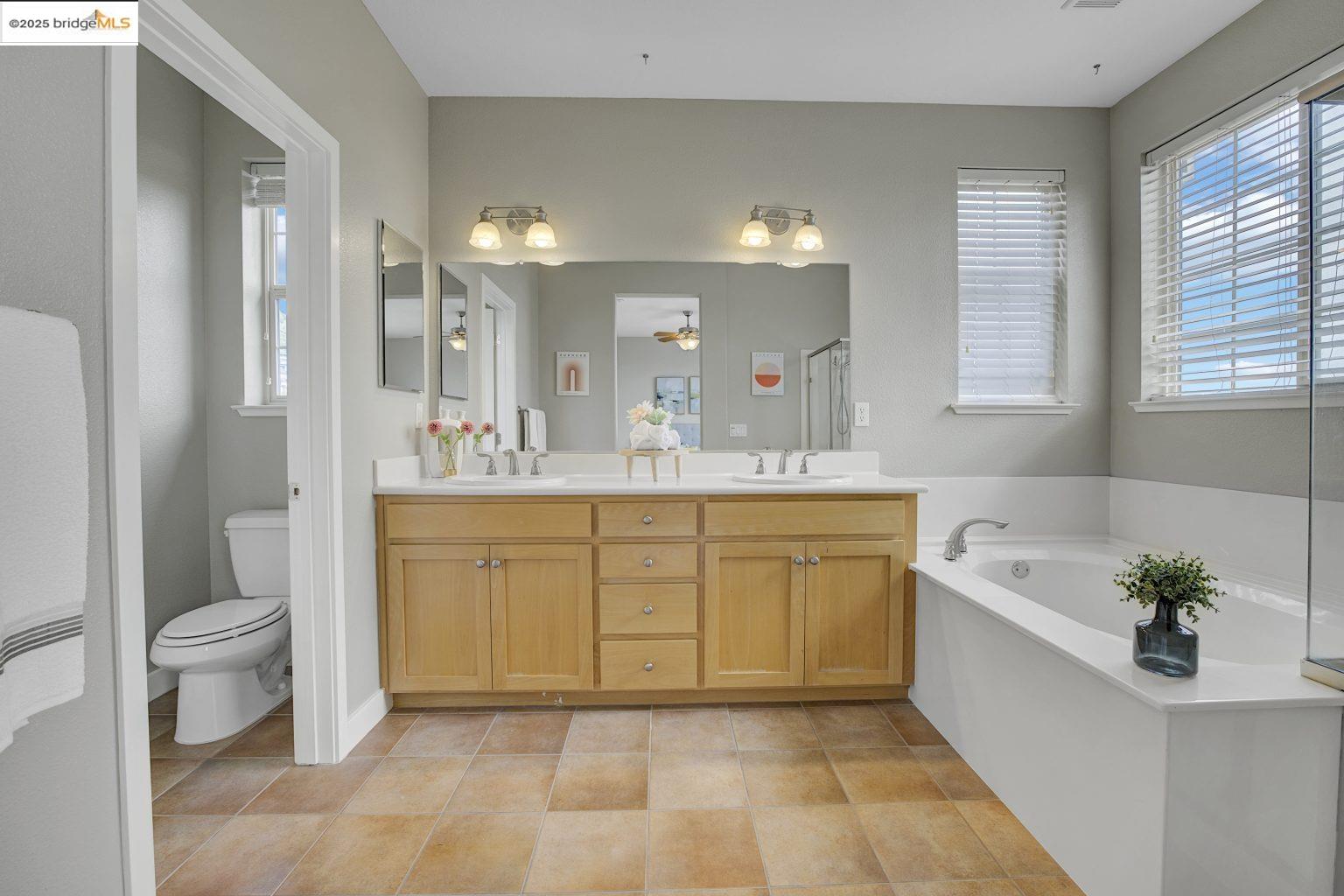 Detail Gallery Image 11 of 50 For 6130 Old Quarry Loop, Oakland,  CA 94605 - 3 Beds | 3 Baths