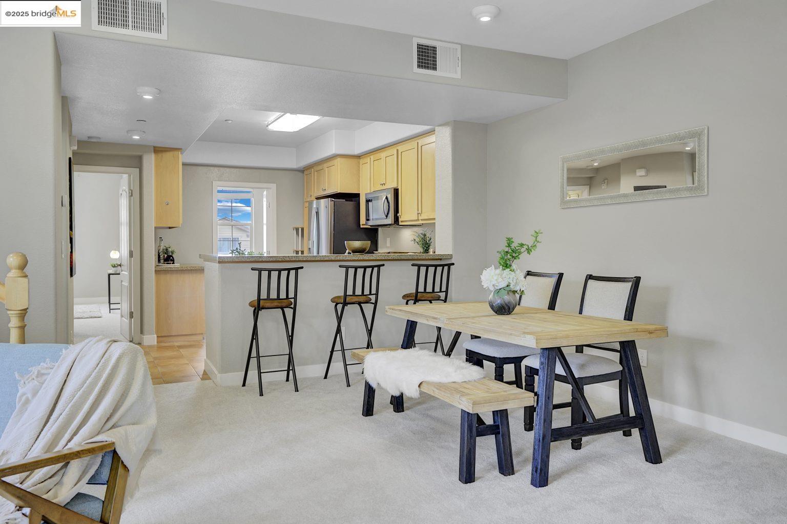 Detail Gallery Image 16 of 50 For 6130 Old Quarry Loop, Oakland,  CA 94605 - 3 Beds | 3 Baths