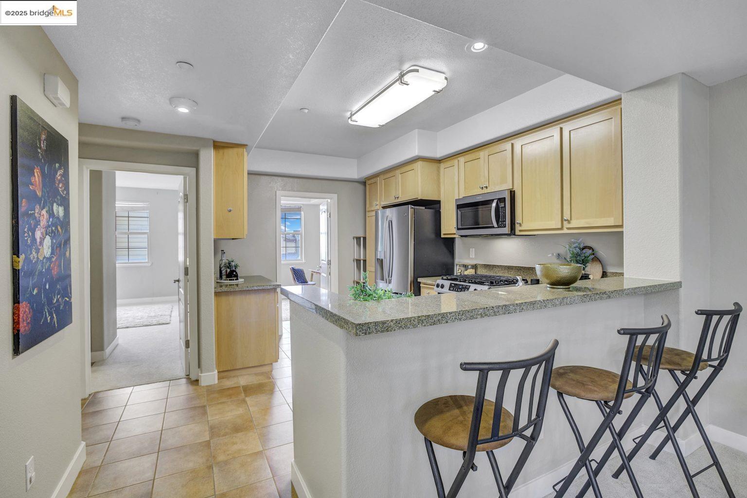 Detail Gallery Image 21 of 50 For 6130 Old Quarry Loop, Oakland,  CA 94605 - 3 Beds | 3 Baths