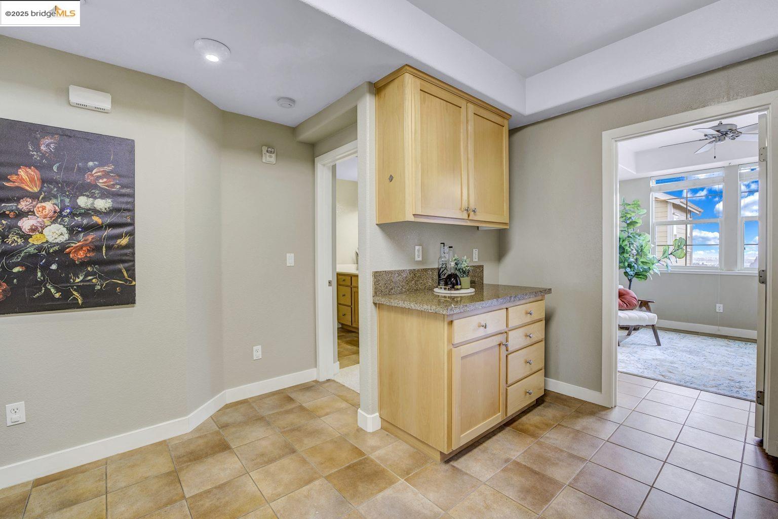 Detail Gallery Image 25 of 50 For 6130 Old Quarry Loop, Oakland,  CA 94605 - 3 Beds | 3 Baths