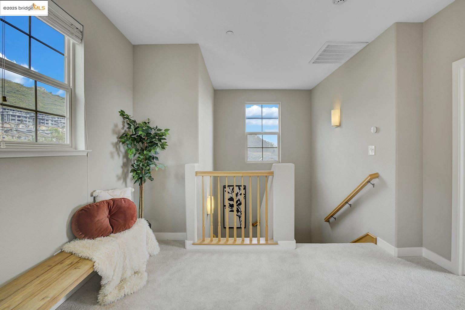 Detail Gallery Image 4 of 50 For 6130 Old Quarry Loop, Oakland,  CA 94605 - 3 Beds | 3 Baths