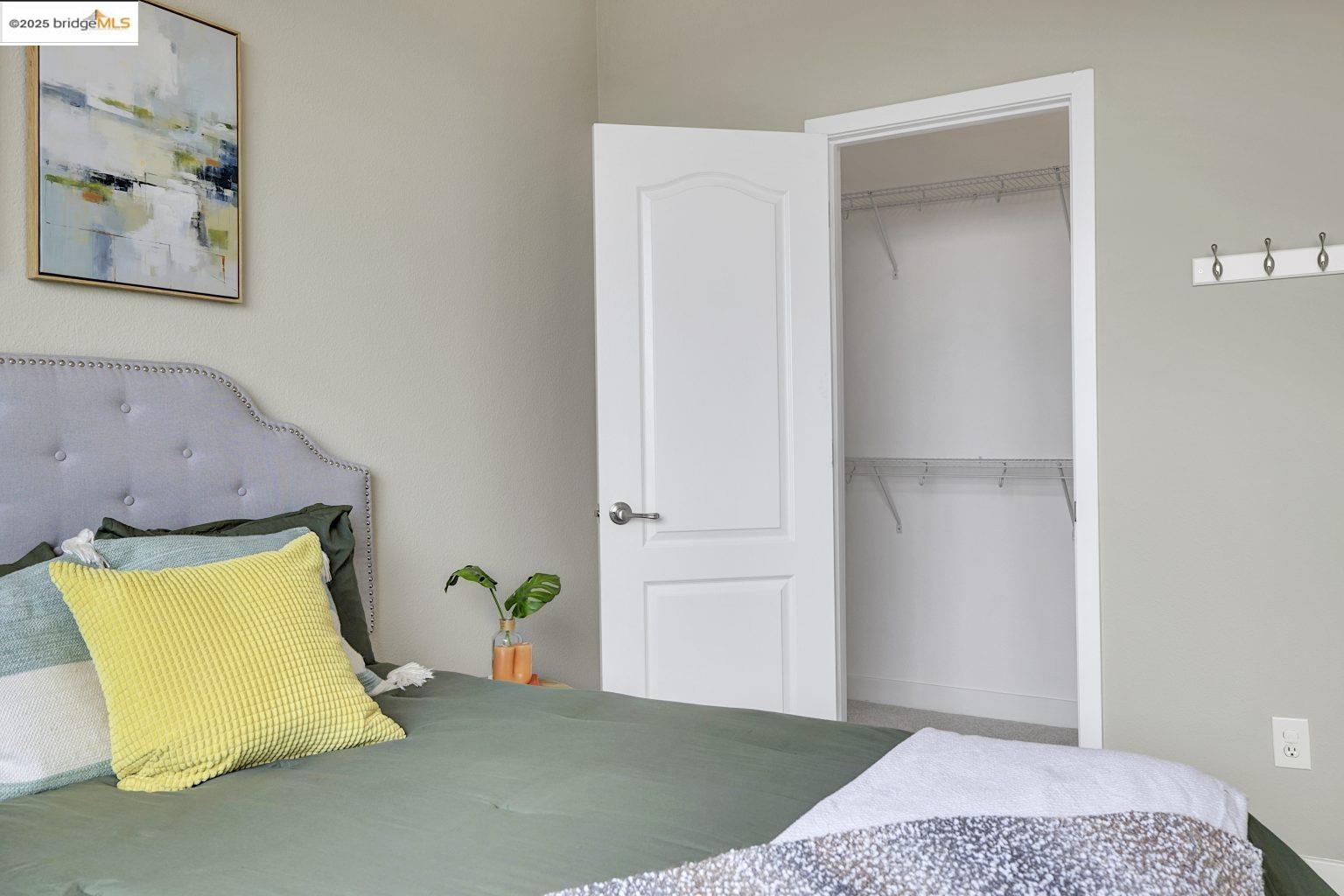 Detail Gallery Image 10 of 50 For 6130 Old Quarry Loop, Oakland,  CA 94605 - 3 Beds | 3 Baths