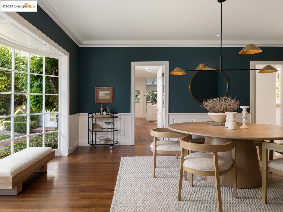 Detail Gallery Image 16 of 60 For 120 Hazel Ln, Piedmont,  CA 94611 - 7 Beds | 5/1 Baths