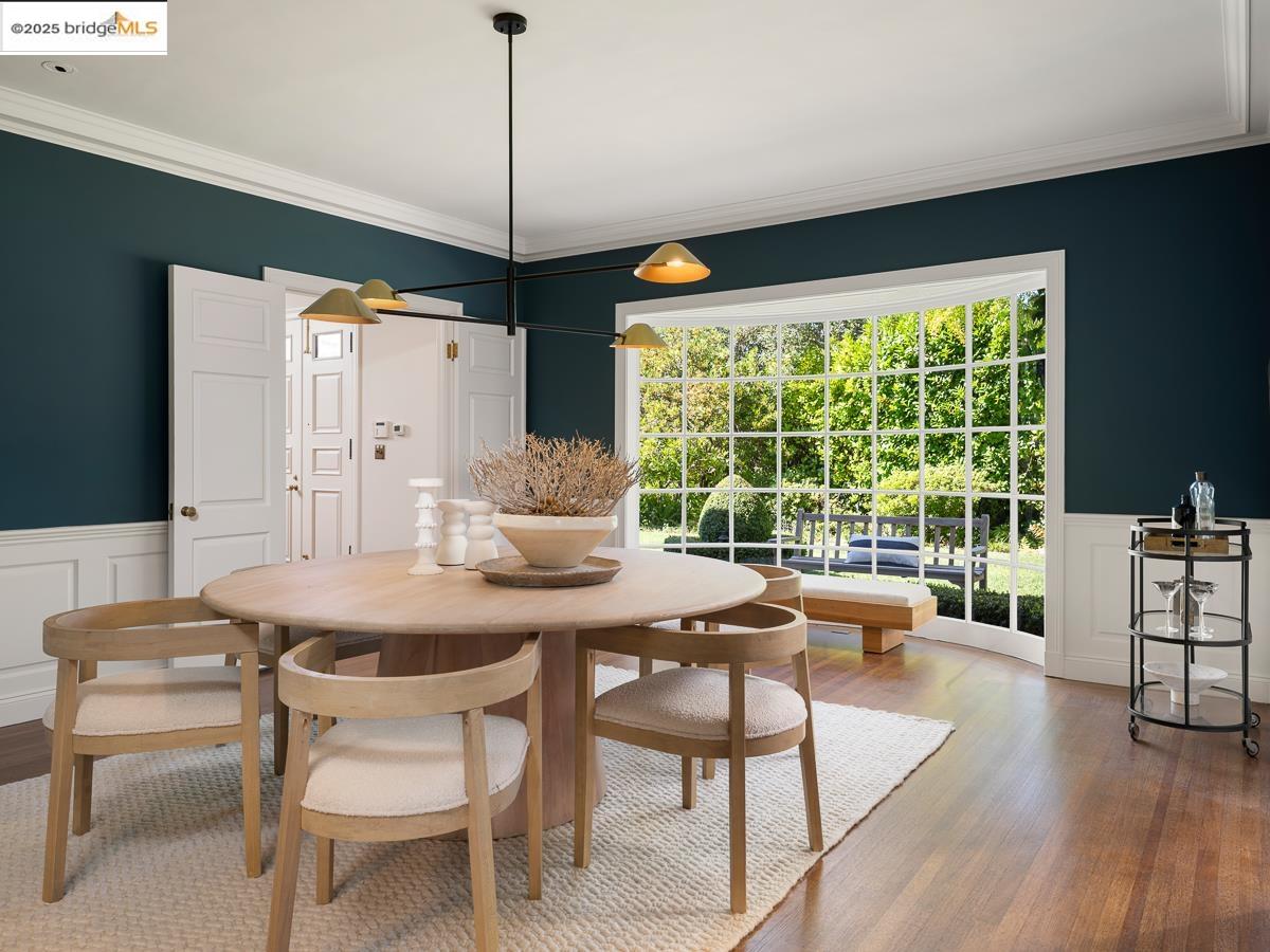 Detail Gallery Image 17 of 60 For 120 Hazel Ln, Piedmont,  CA 94611 - 7 Beds | 5/1 Baths