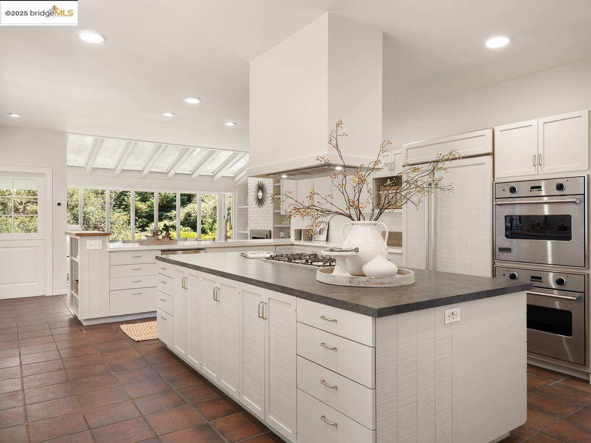 Detail Gallery Image 18 of 60 For 120 Hazel Ln, Piedmont,  CA 94611 - 7 Beds | 5/1 Baths