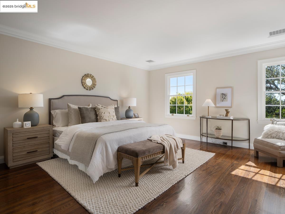 Detail Gallery Image 27 of 60 For 120 Hazel Ln, Piedmont,  CA 94611 - 7 Beds | 5/1 Baths