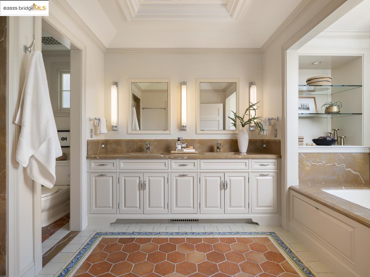 Detail Gallery Image 30 of 60 For 120 Hazel Ln, Piedmont,  CA 94611 - 7 Beds | 5/1 Baths