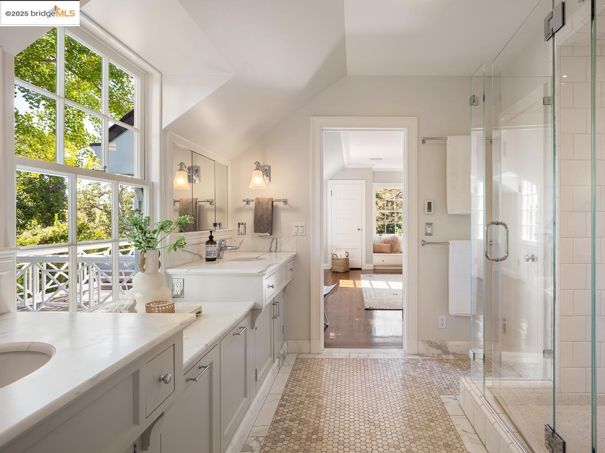 Detail Gallery Image 34 of 60 For 120 Hazel Ln, Piedmont,  CA 94611 - 7 Beds | 5/1 Baths