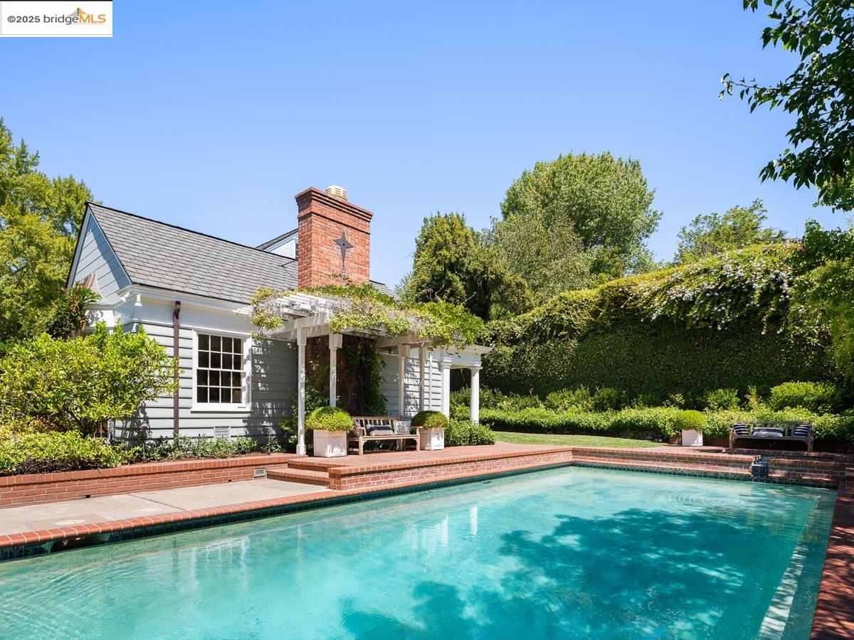 Detail Gallery Image 49 of 60 For 120 Hazel Ln, Piedmont,  CA 94611 - 7 Beds | 5/1 Baths