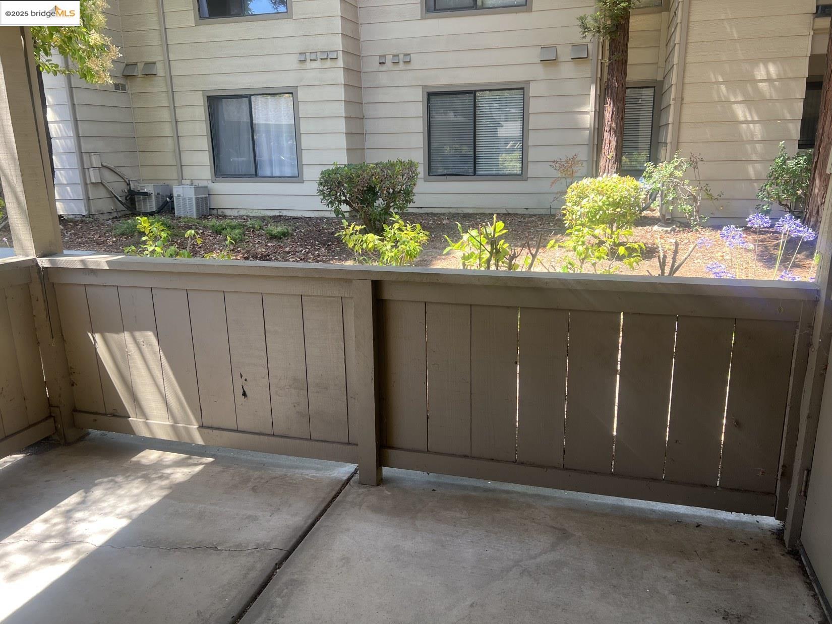 Detail Gallery Image 13 of 15 For 1411 Chelsea, Hercules,  CA 94547 - 2 Beds | 1 Baths