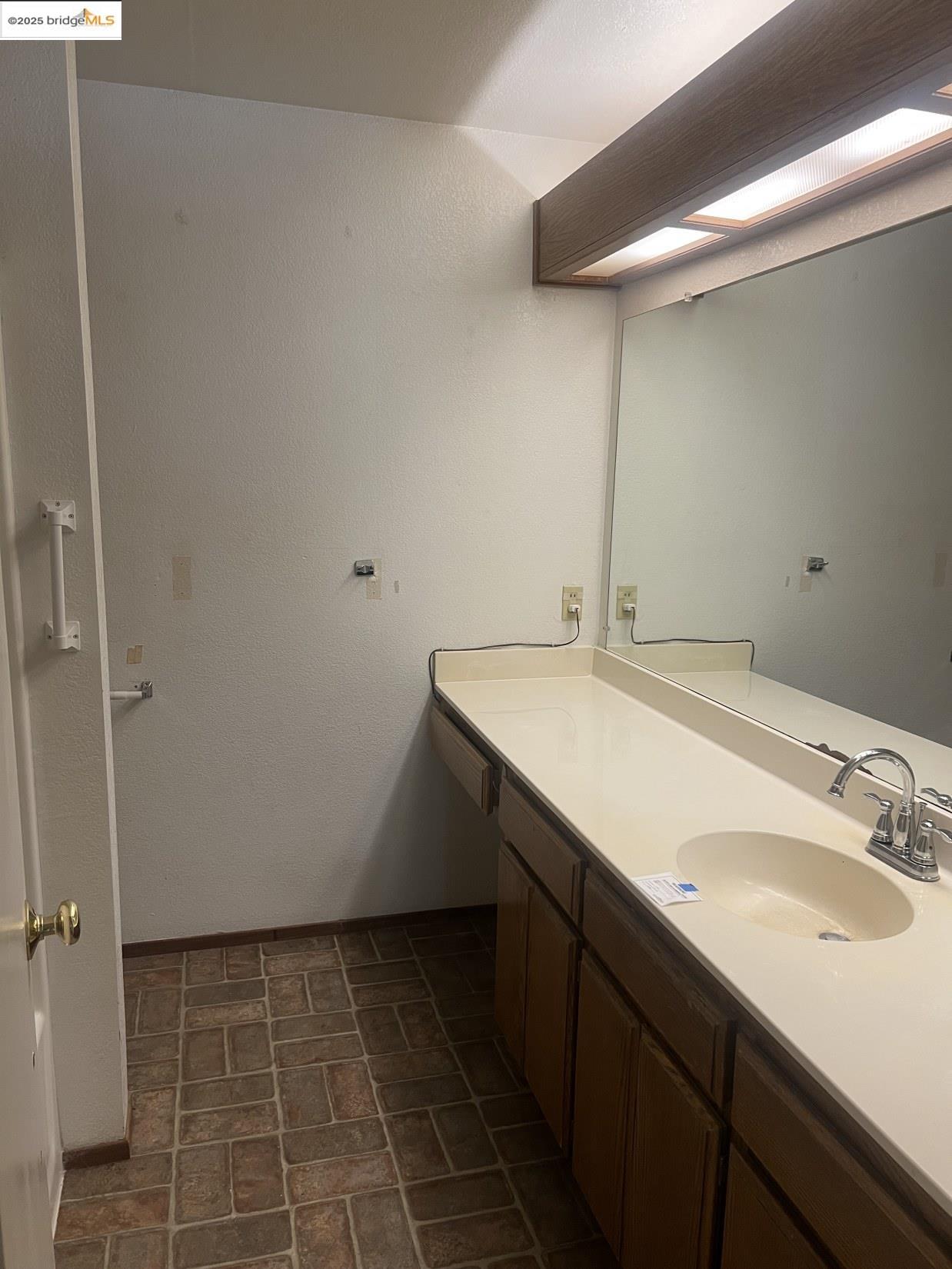 Detail Gallery Image 9 of 15 For 1411 Chelsea, Hercules,  CA 94547 - 2 Beds | 1 Baths