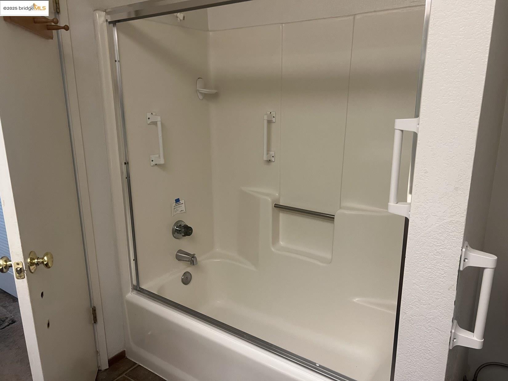 Detail Gallery Image 10 of 15 For 1411 Chelsea, Hercules,  CA 94547 - 2 Beds | 1 Baths