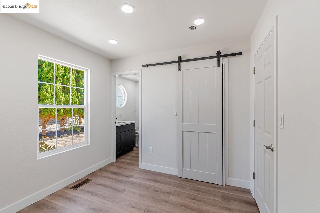 Detail Gallery Image 20 of 41 For 1086 61st, Oakland,  CA 94608 - – Beds | – Baths