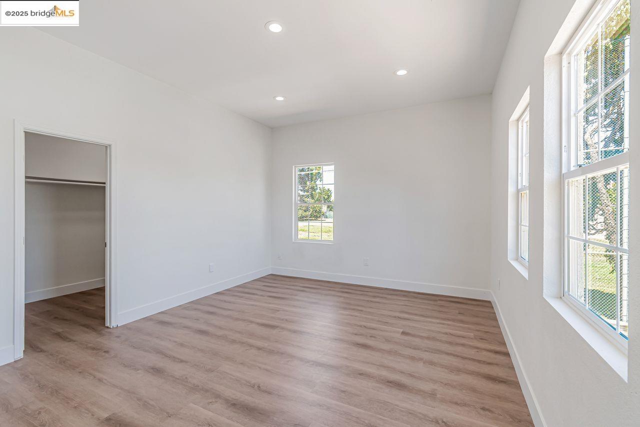 Detail Gallery Image 28 of 41 For 1086 61st, Oakland,  CA 94608 - – Beds | – Baths