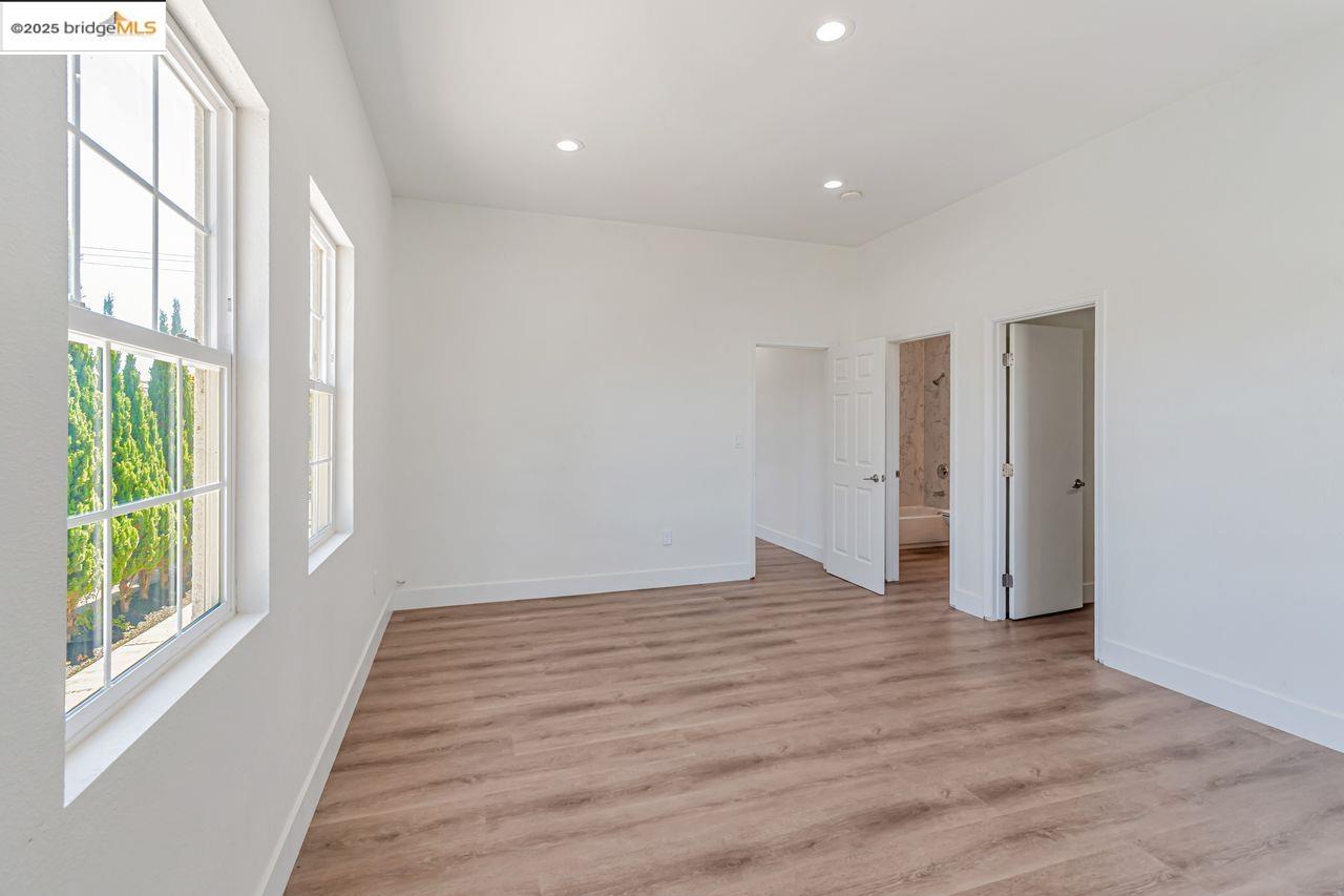 Detail Gallery Image 29 of 41 For 1086 61st, Oakland,  CA 94608 - – Beds | – Baths