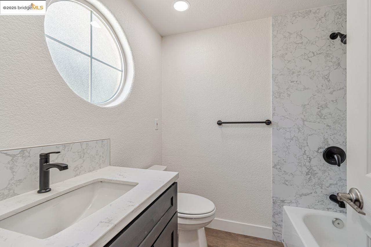 Detail Gallery Image 35 of 41 For 1086 61st, Oakland,  CA 94608 - – Beds | – Baths