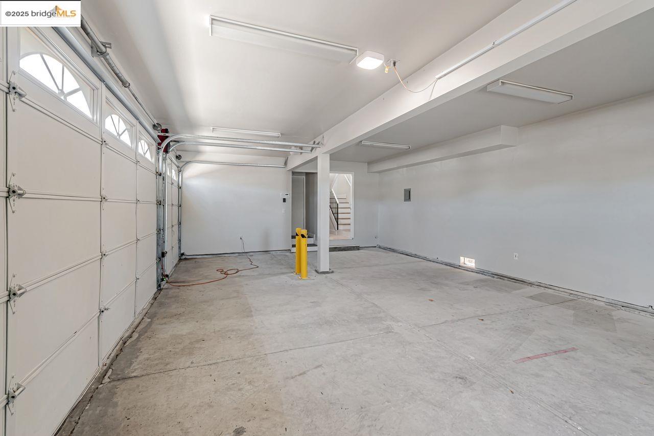 Detail Gallery Image 37 of 41 For 1086 61st, Oakland,  CA 94608 - – Beds | – Baths