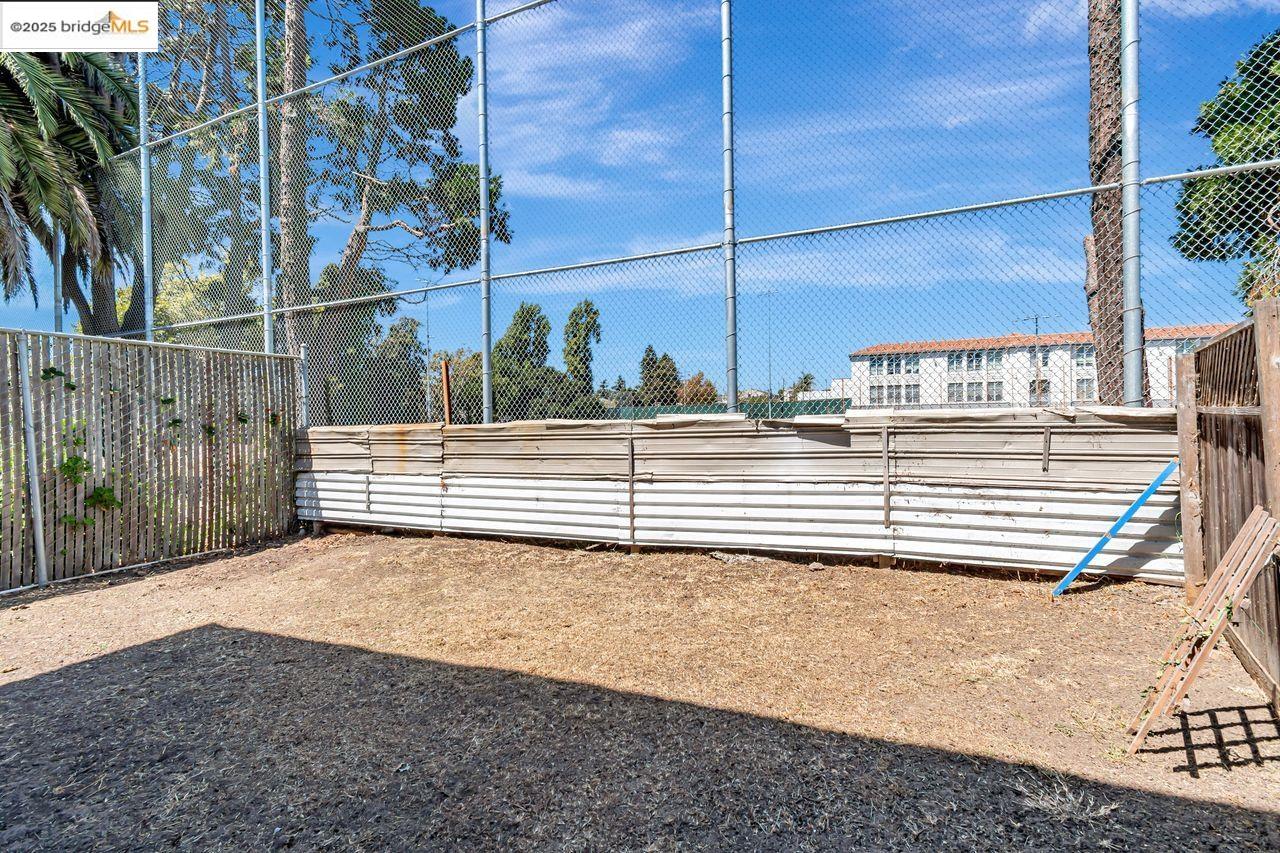 Detail Gallery Image 41 of 41 For 1086 61st, Oakland,  CA 94608 - – Beds | – Baths