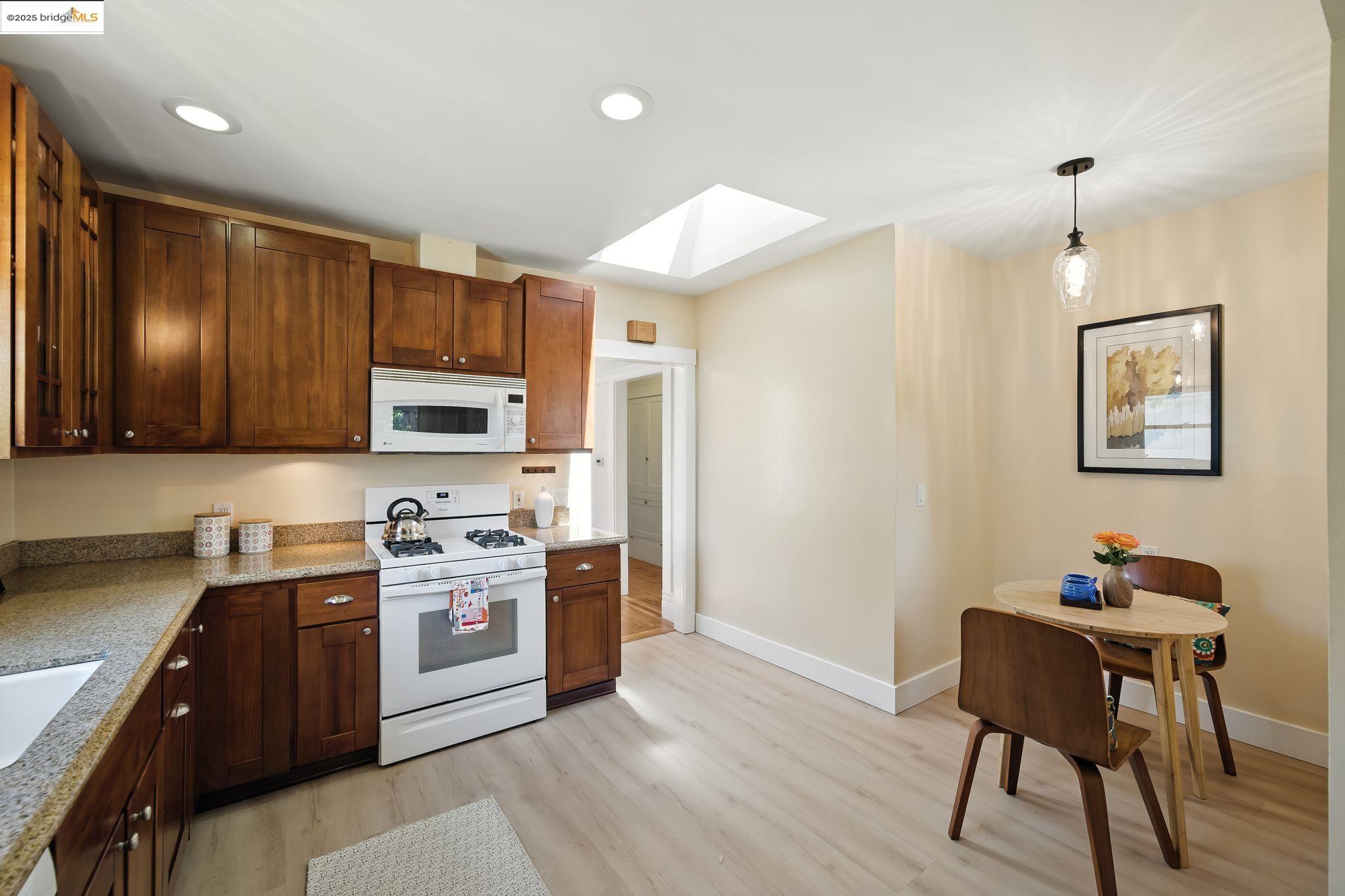 Detail Gallery Image 12 of 47 For 4415 Fleming Ave, Oakland,  CA 94619 - 3 Beds | 1 Baths